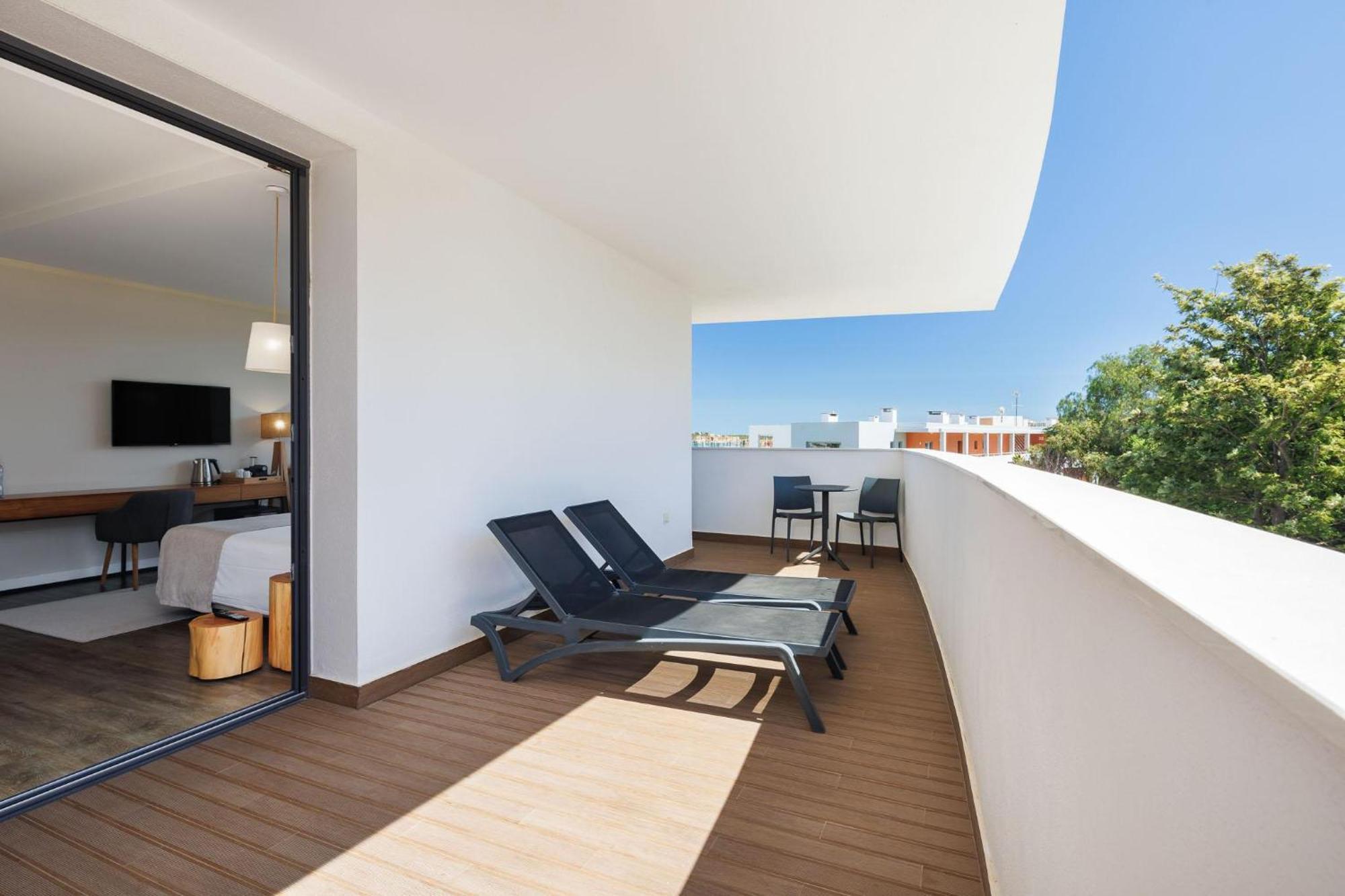 Jupiter Marina Hotel - Couples & Spa (Adults Only) ปอร์ติเมา ภายนอก รูปภาพ