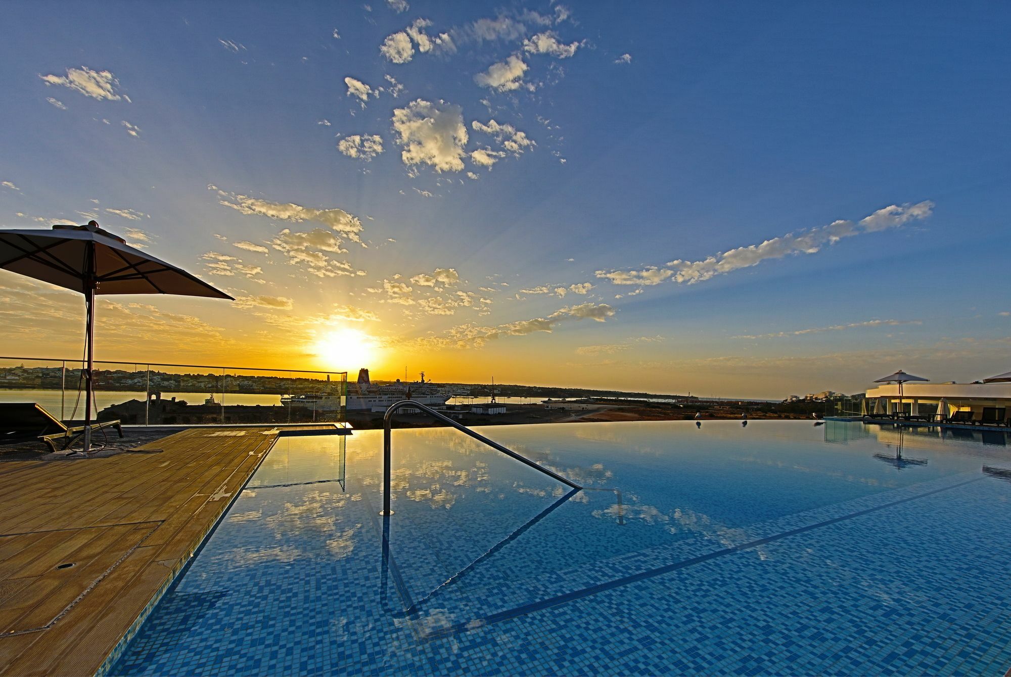 Jupiter Marina Hotel - Couples & Spa (Adults Only) ปอร์ติเมา ภายนอก รูปภาพ